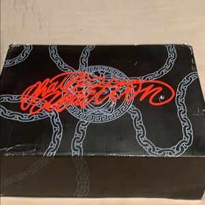 Versace Chain reaction